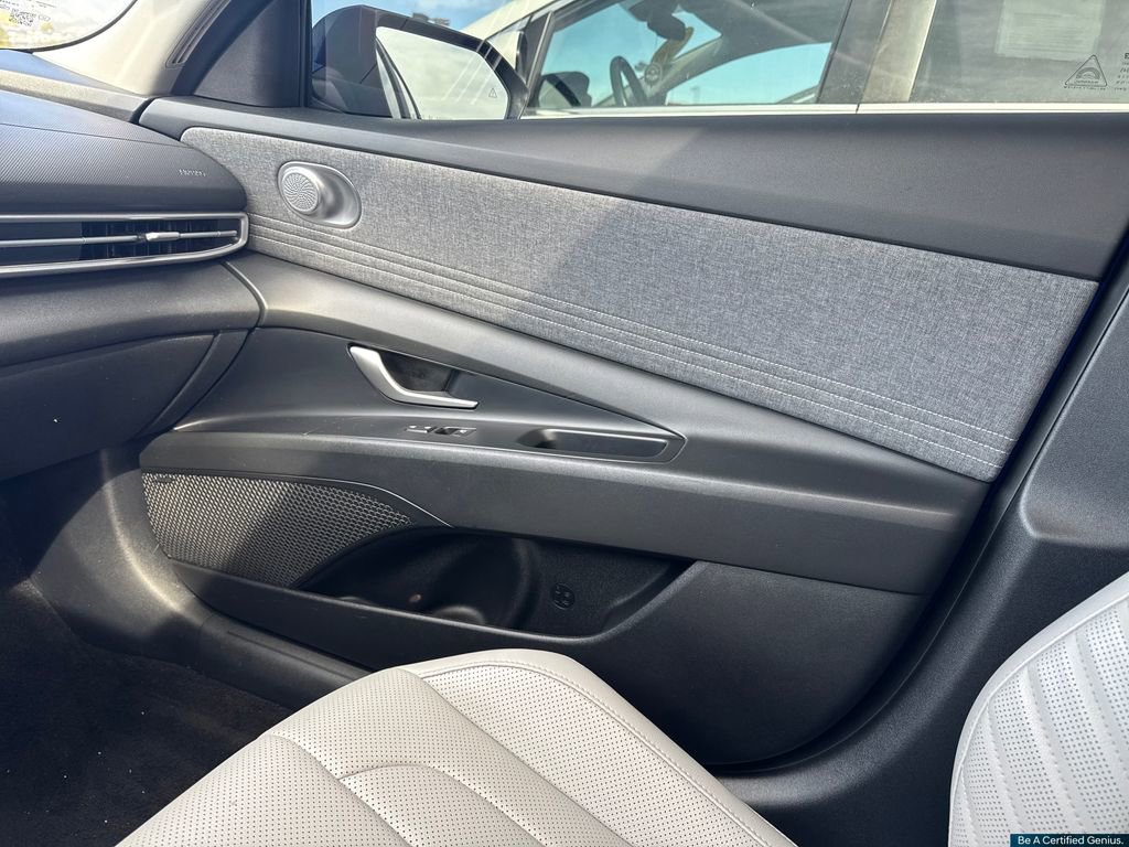 Used 2024 Hyundai Elantra Limited FWD image 43