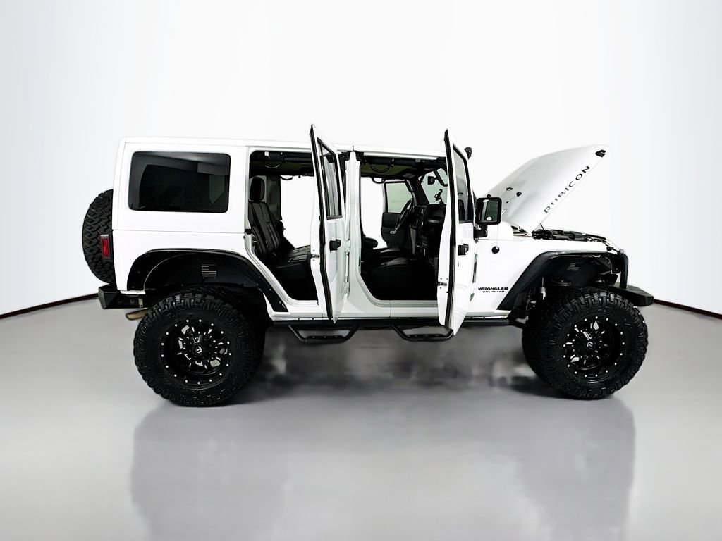 Used 2016 Jeep Wrangler Unlimited Rubicon w/ Connectivity Group AWD/4WD image 25
