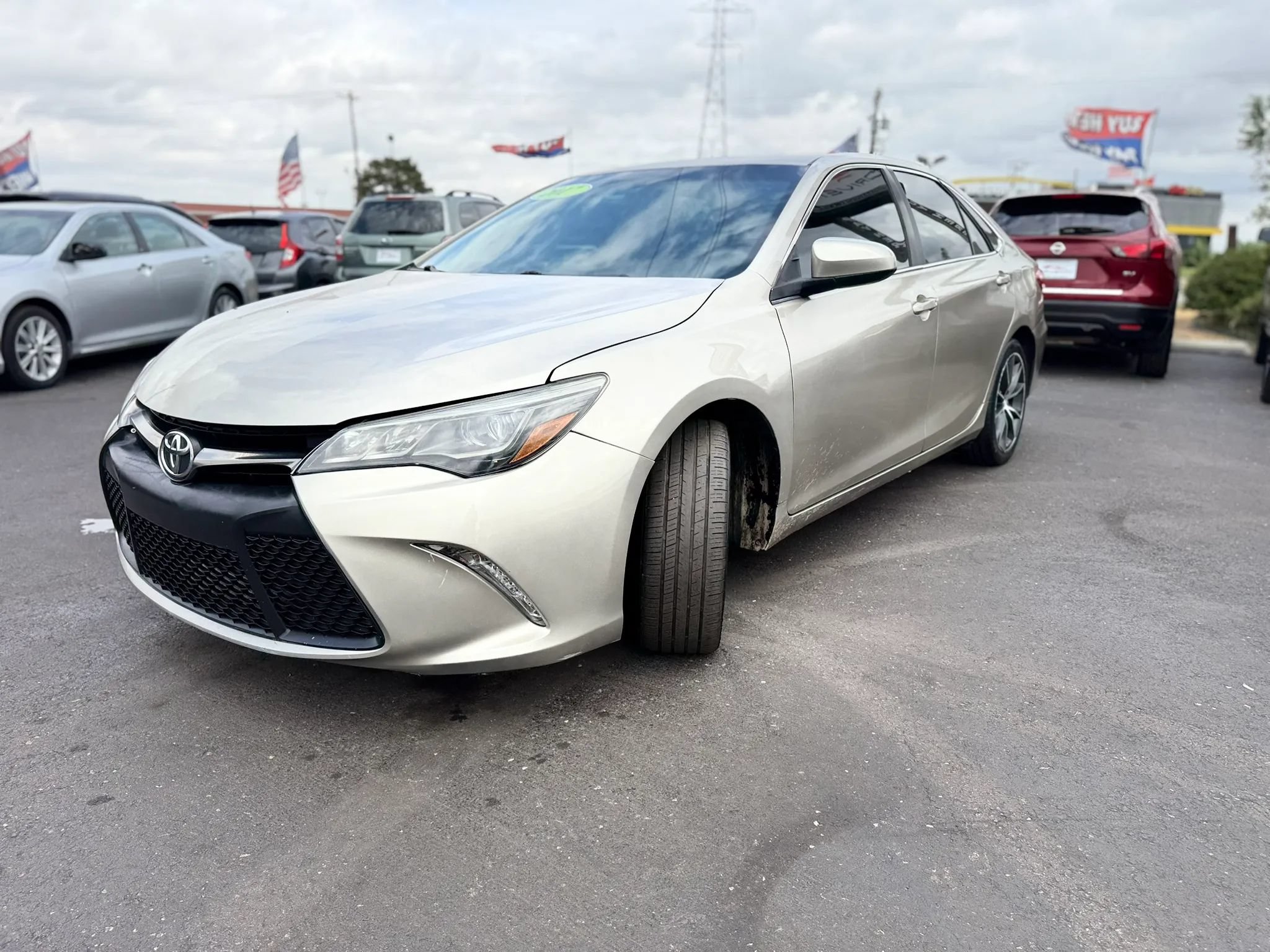 Used 2017 Toyota Camry XSE FWD image 7