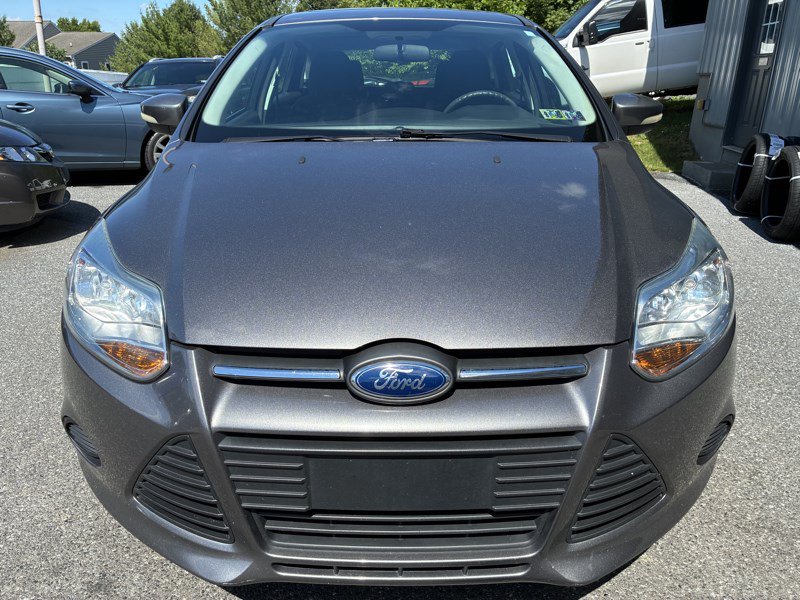 Used 2013 Ford Focus SE w/ SE Winter Pkg FWD image 2