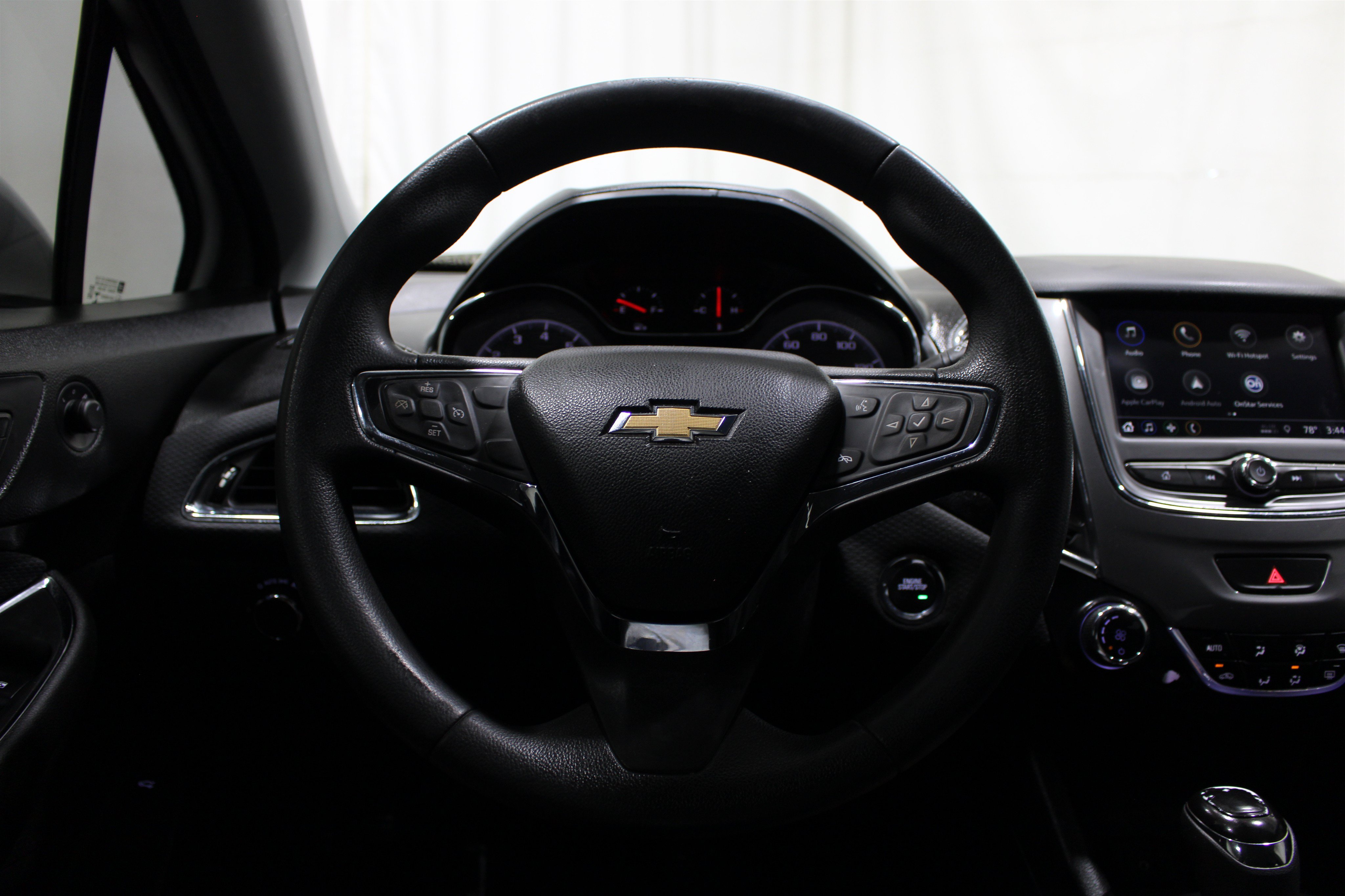 Used 2019 Chevrolet Cruze LT w/ Convenience Package FWD image 11