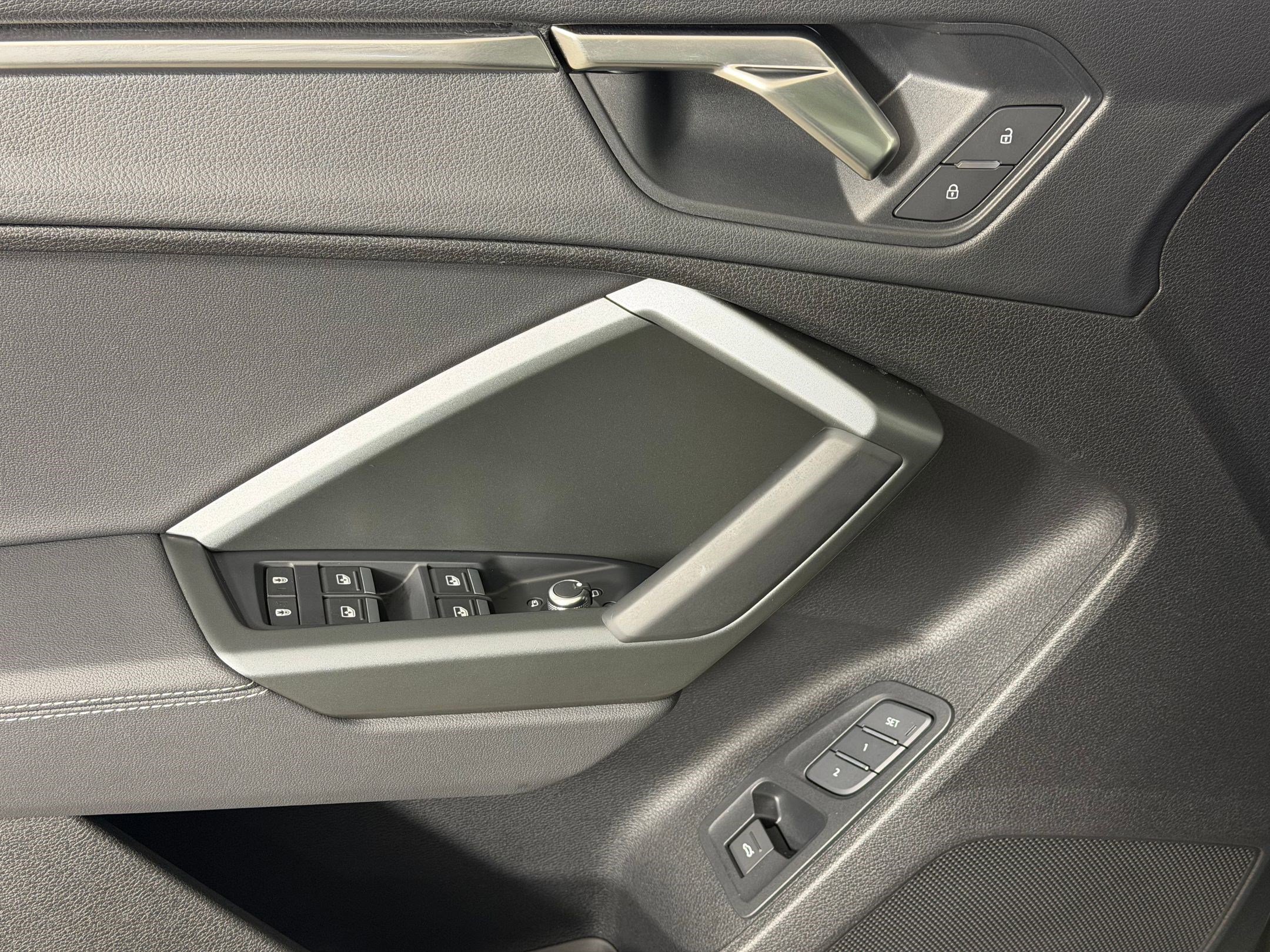 Certified 2025 Audi Q3 2.0T Premium w/ Convenience Package image 13