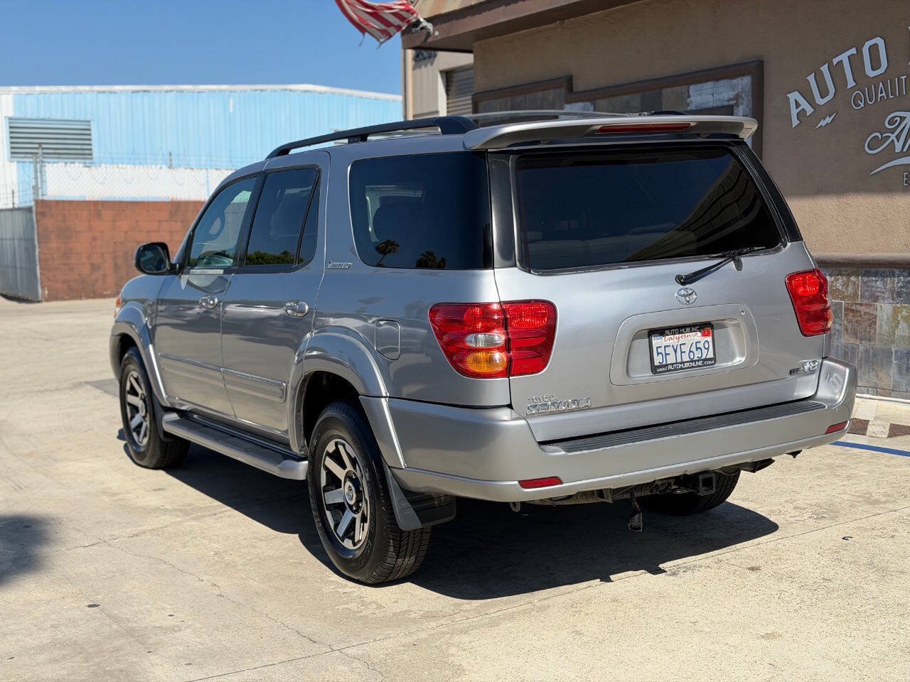 Used 2004 Toyota Sequoia Limited RWD image 8