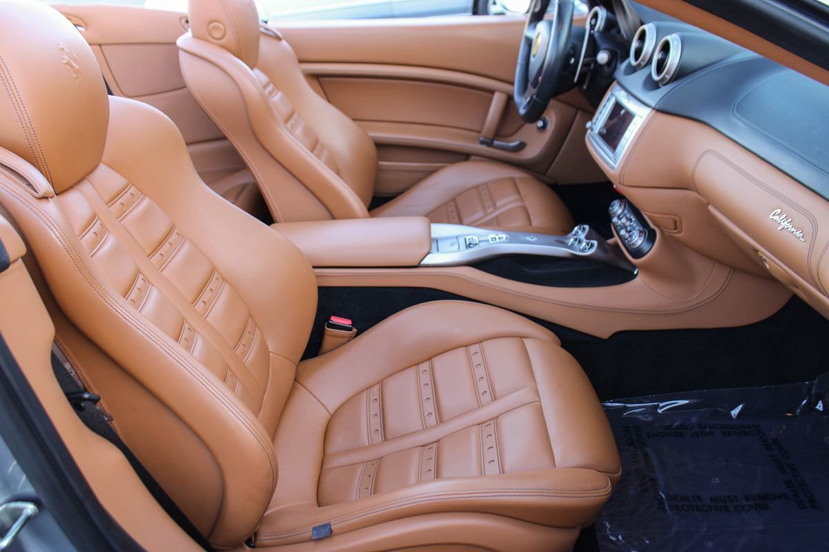 Used 2012 Ferrari California RWD image 21