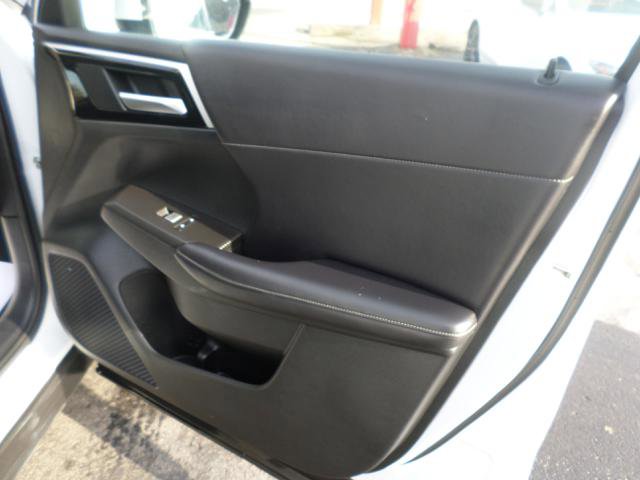 Used 2024 Mitsubishi Outlander SE image 33