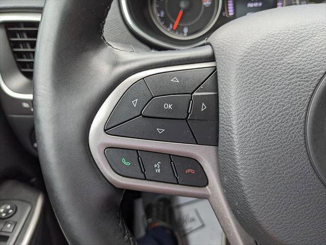 Used 2020 Jeep Cherokee Latitude Plus w/ Comfort/Convenience Group AWD/4WD image 26