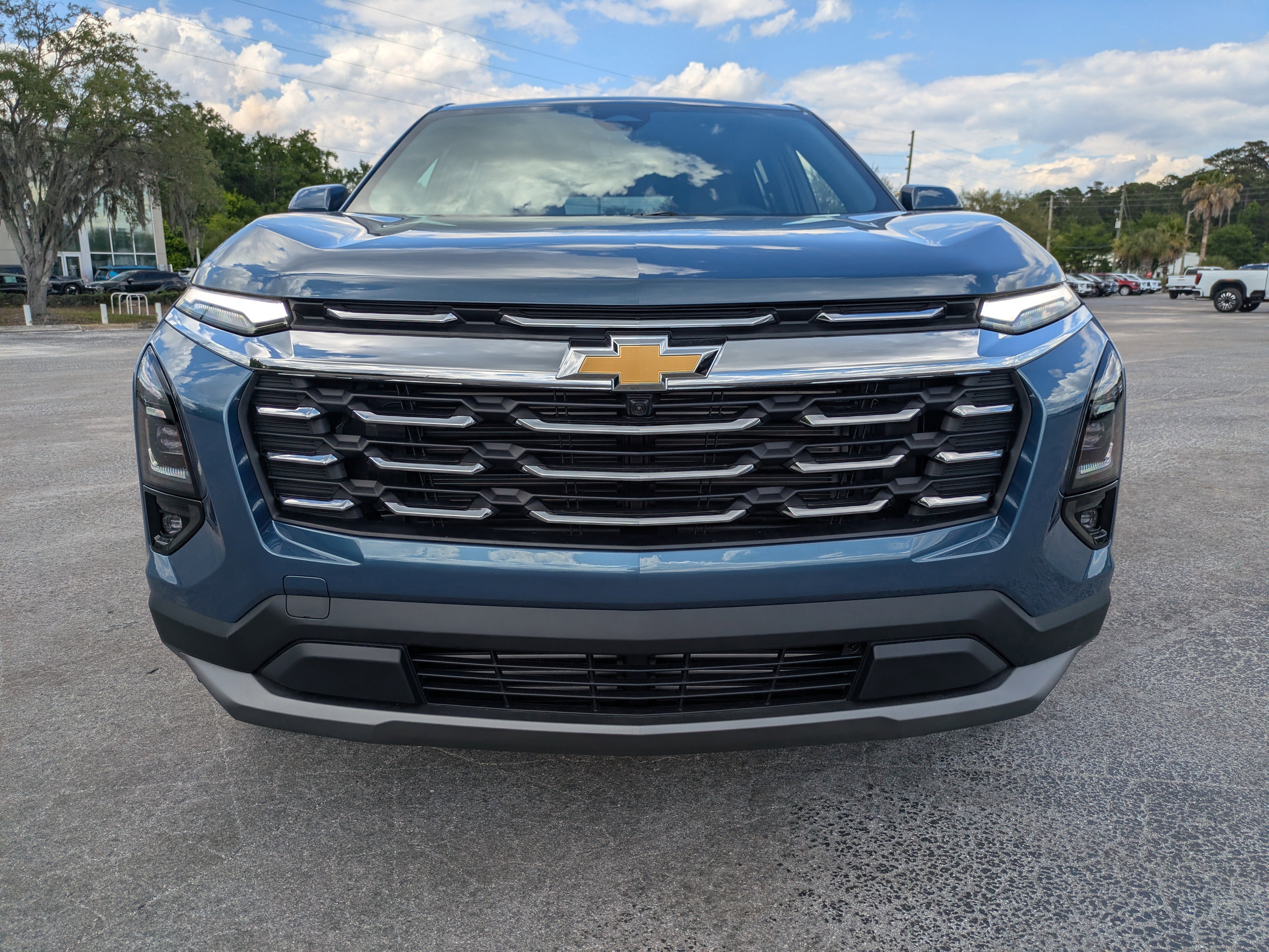 New 2026 Chevrolet Equinox LT w/ Convenience Package II FWD image 9
