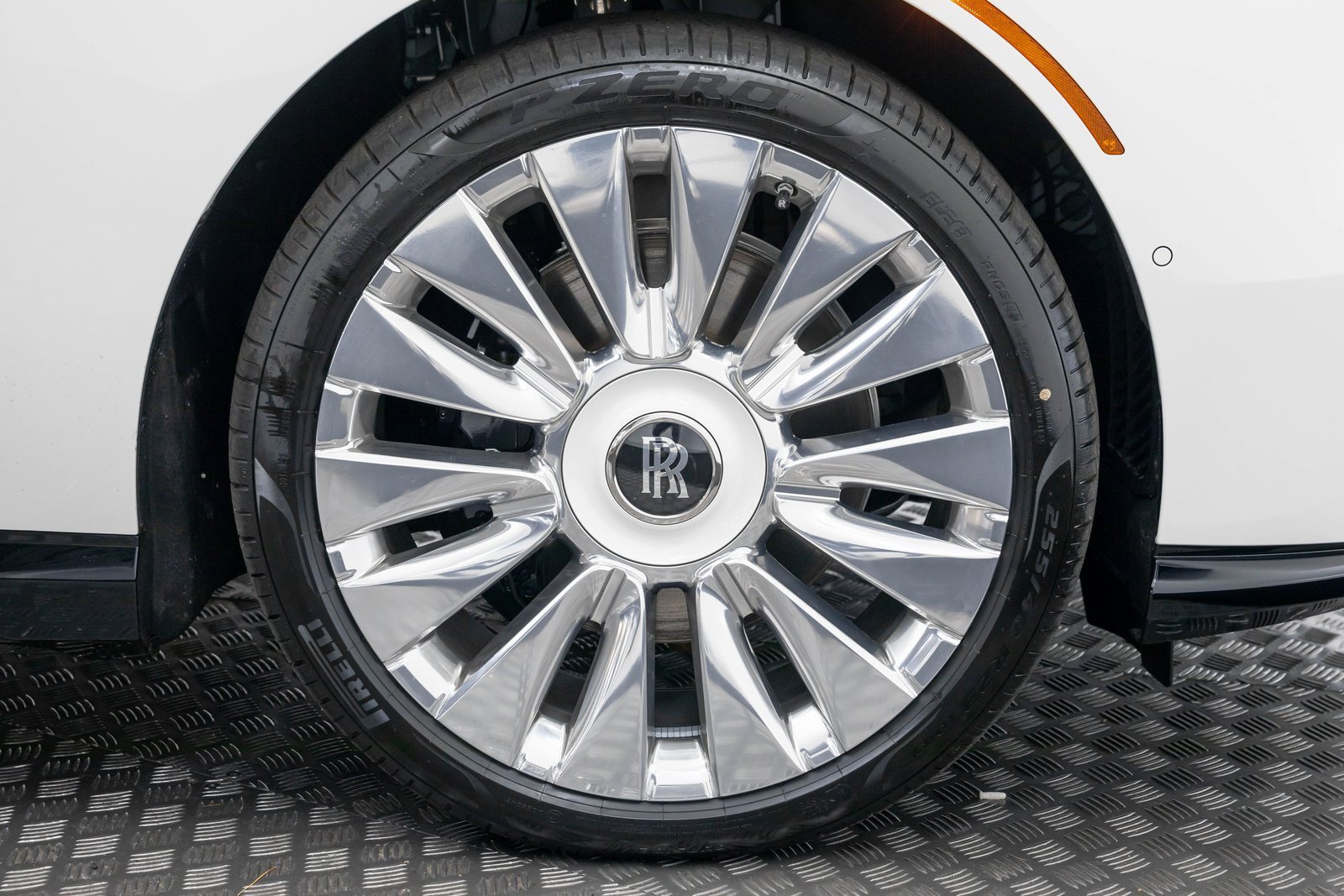 New 2026 Rolls-Royce Spectre image 35