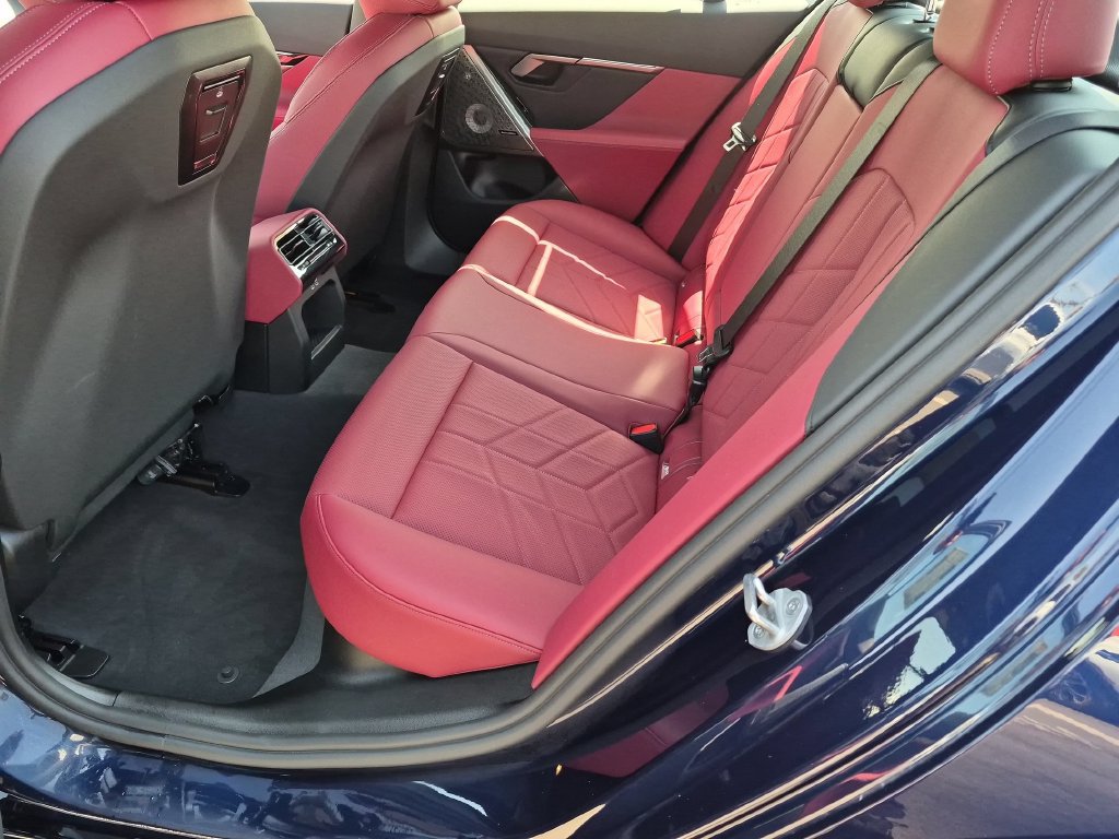 Certified 2026 BMW i5 eDrive40 w/ M Sport Package RWD image 34