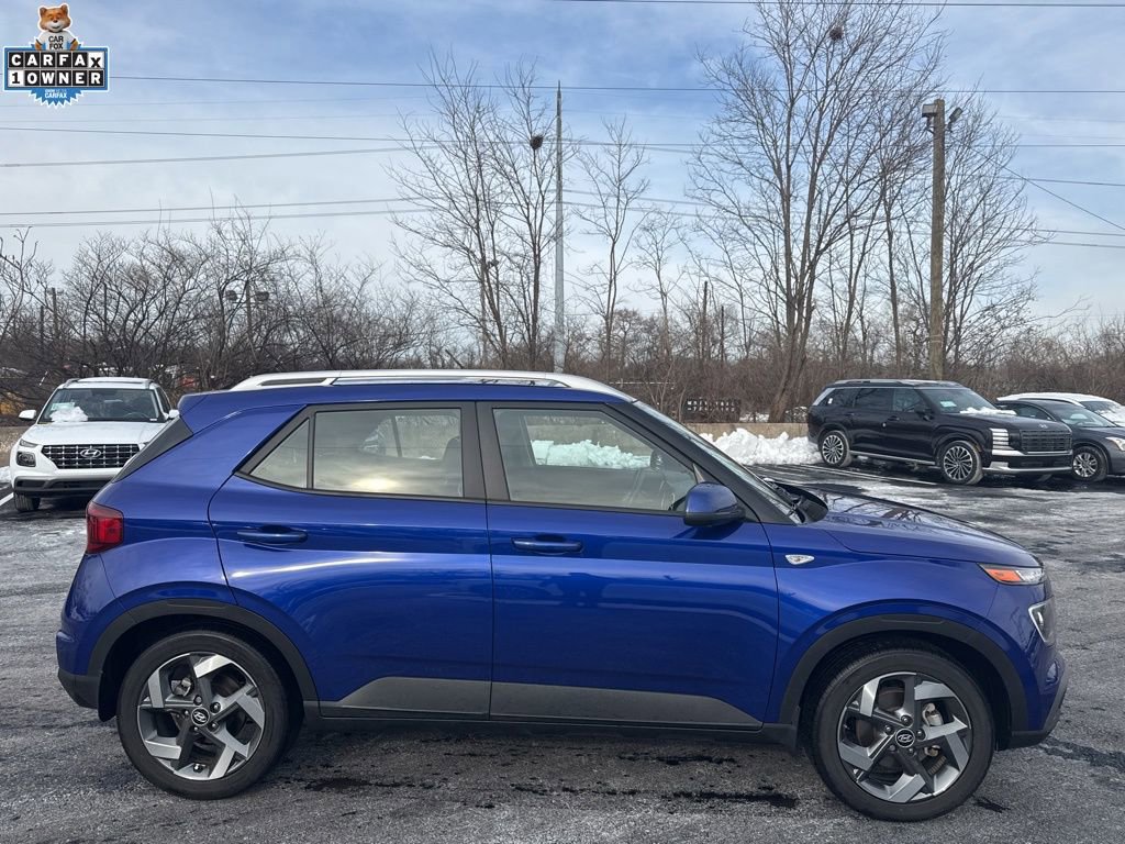 Used 2023 Hyundai Venue Limited image 1