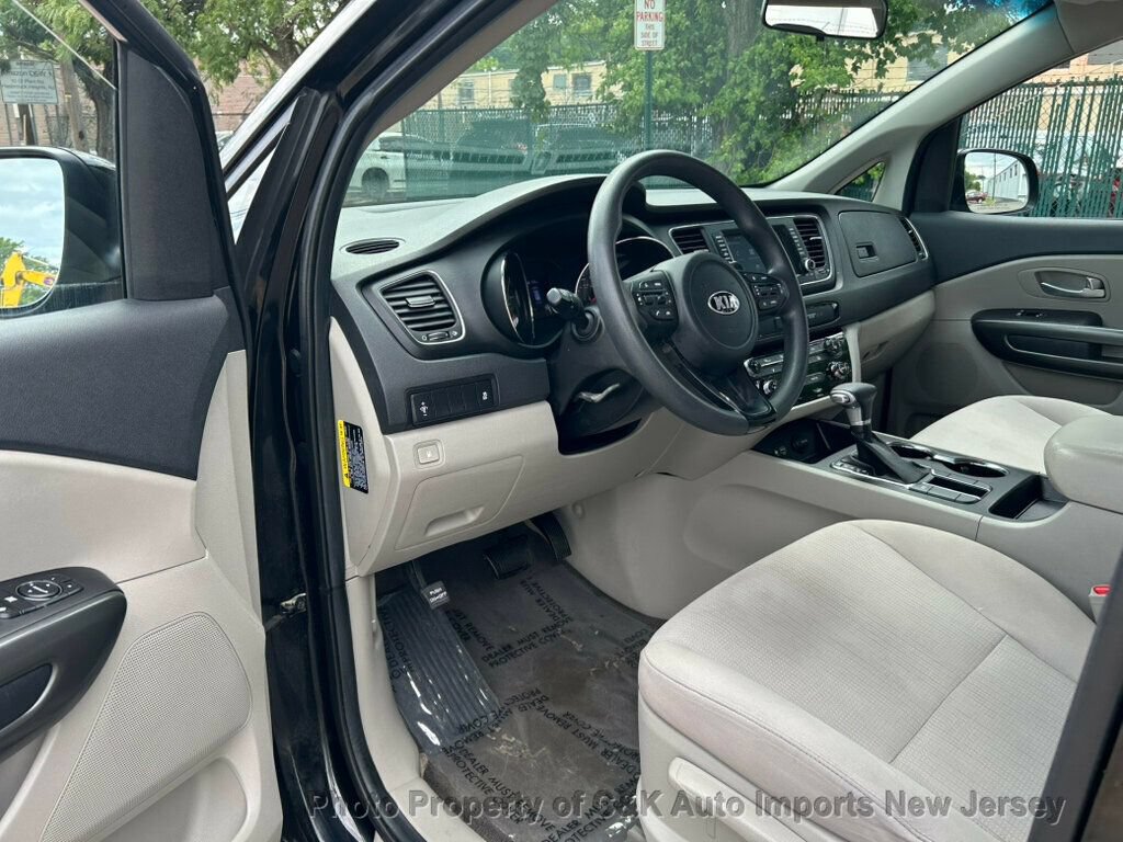 Used 2019 Kia Sedona L FWD image 25
