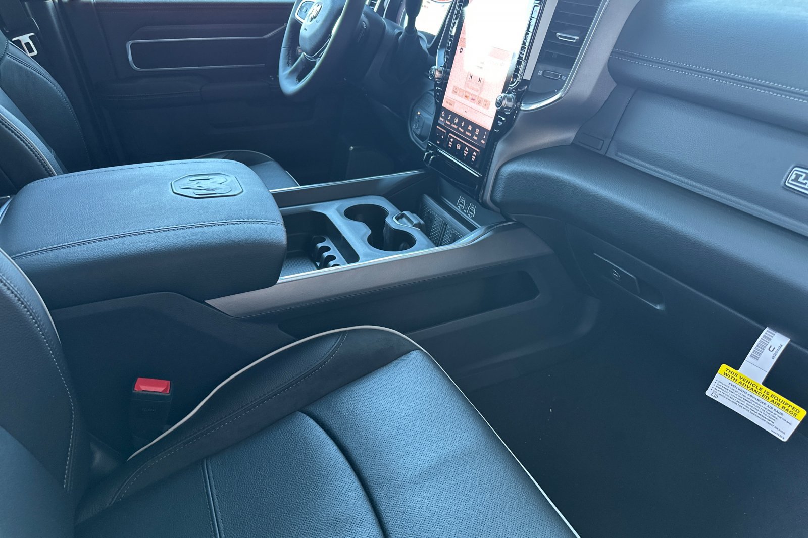 New 2026 RAM 2500 Laramie AWD/4WD image 14