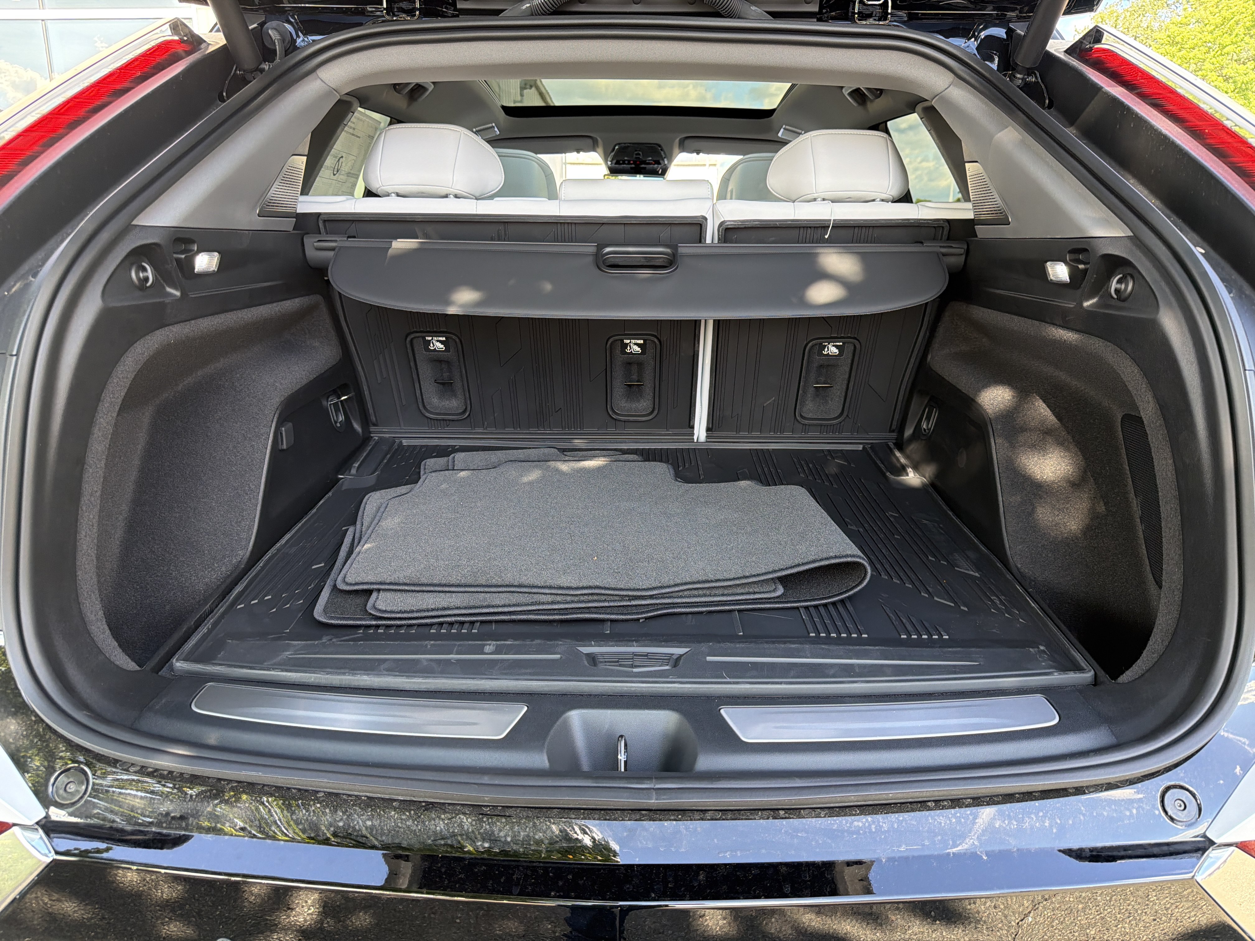 New 2027 Cadillac Optiq Premium Luxury w/ LPO, Floor Liner Package AWD/4WD image 34