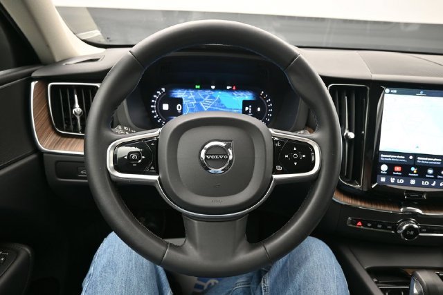 Used 2023 Volvo XC60 B5 Plus w/ Protection Package Premier FWD image 23