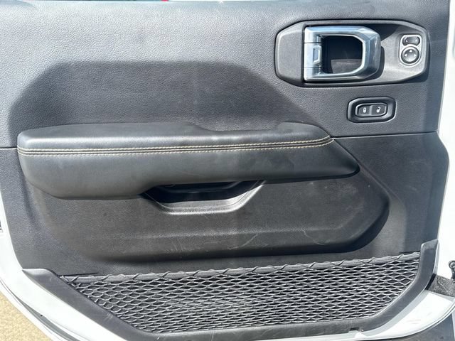 Used 2025 Jeep Wrangler Unlimited Sahara AWD/4WD image 24