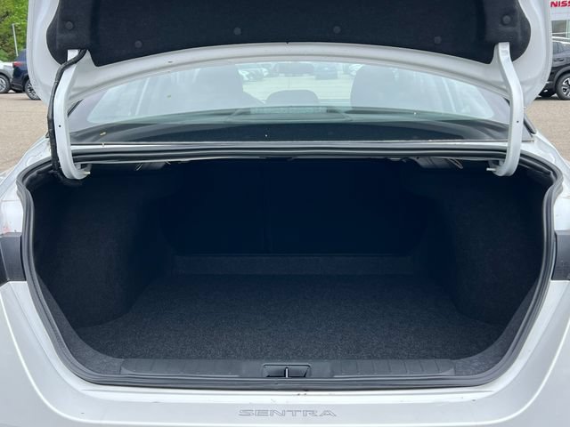 New 2025 Nissan Sentra SR FWD image 33