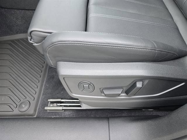 Used 2025 Audi Q5 Premium AWD/4WD image 26