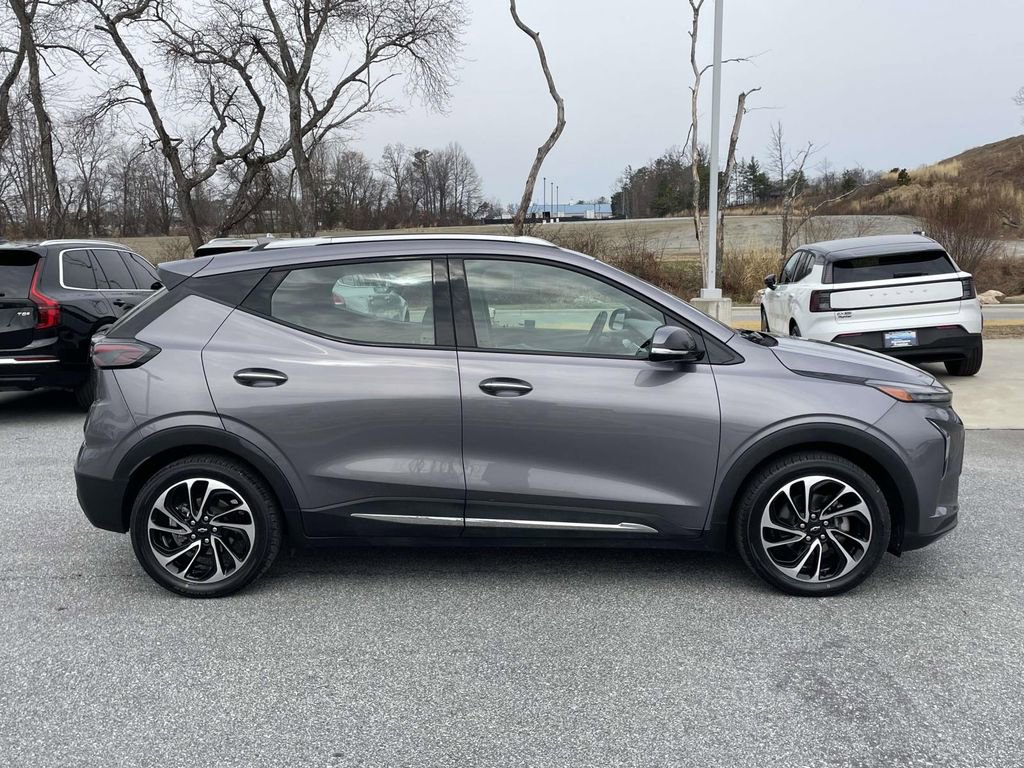 Used 2023 Chevrolet Bolt EUV Premier w/ Super Cruise Package image 29