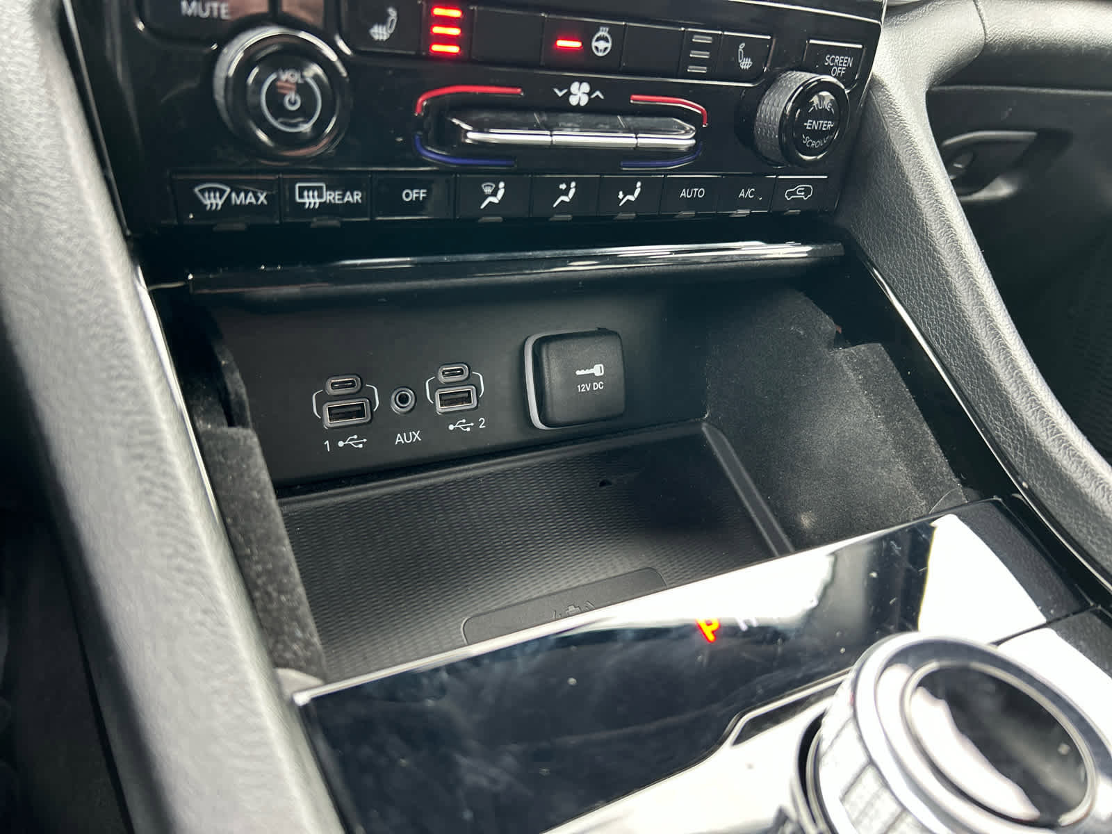 Used 2022 Jeep Grand Cherokee Laredo w/ Luxury Tech Group I image 29