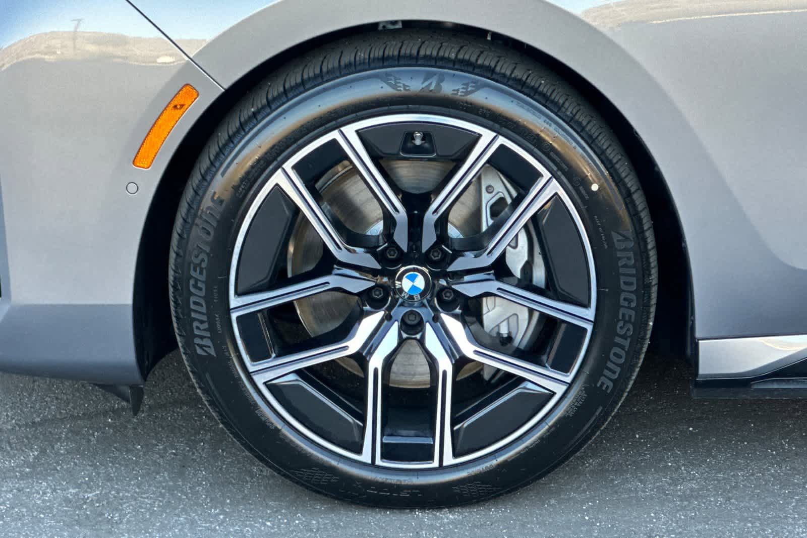New 2025 BMW i7 eDrive50 w/ M Sport Package RWD image 30