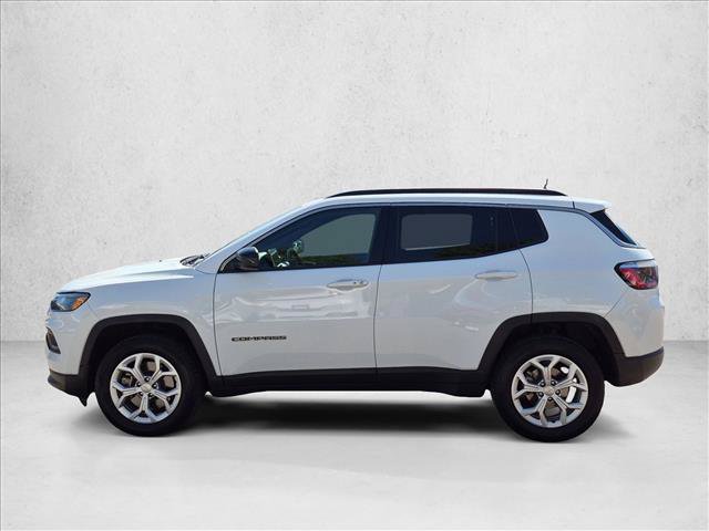 Used 2024 Jeep Compass Latitude AWD/4WD image 9