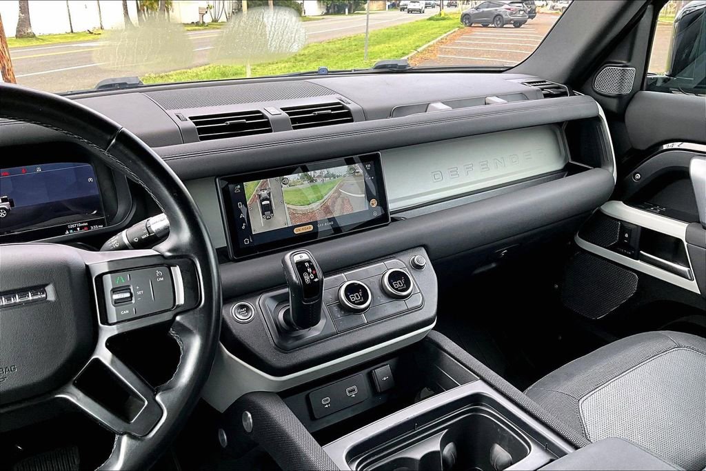 Used 2021 Land Rover Defender 110 X-Dynamic SE image 6