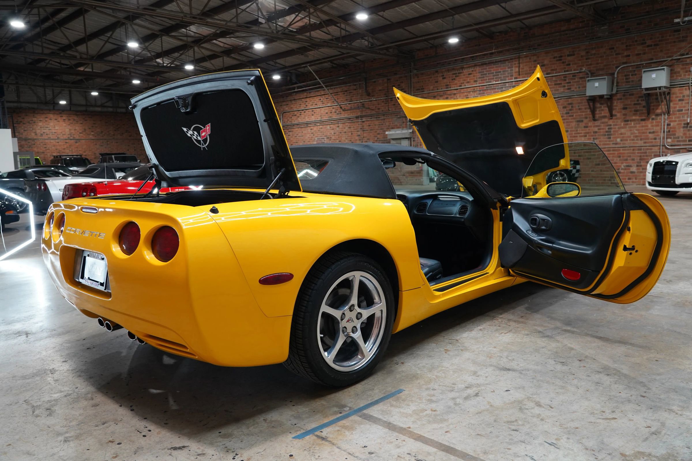 Used 2002 Chevrolet Corvette Coupe w/ Preferred Equipment Group2 RWD image 28