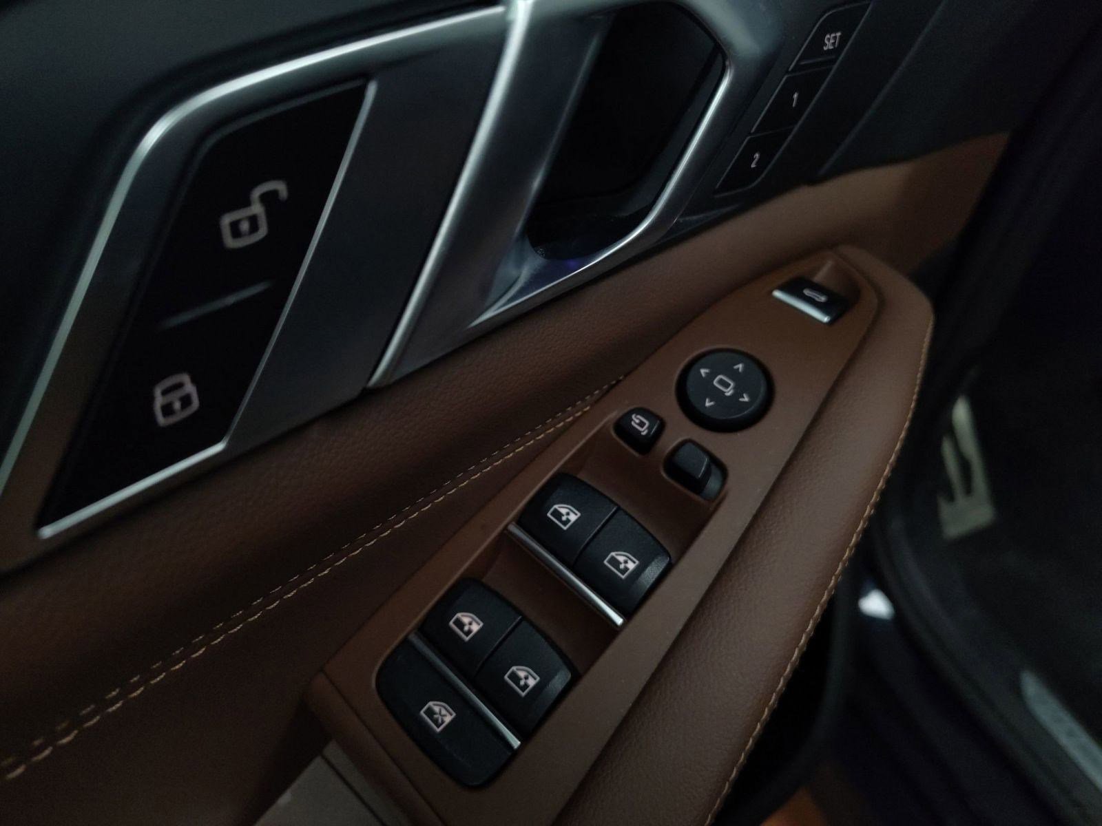 Used 2019 BMW X5 xDrive40i w/ M Sport Package image 12