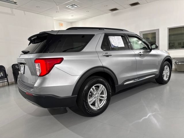 Used 2022 Ford Explorer XLT w/ Equipment Group 202A AWD/4WD image 15