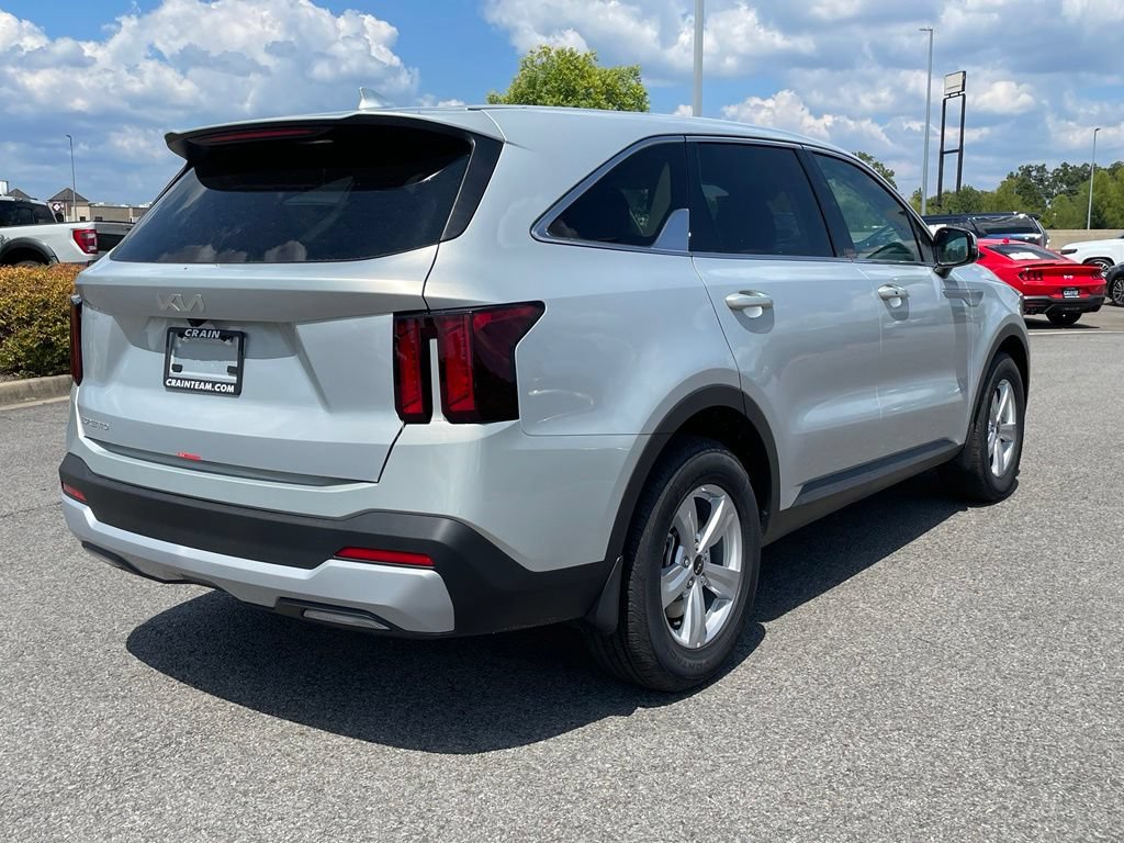 New 2026 Kia Sorento LX FWD image 8