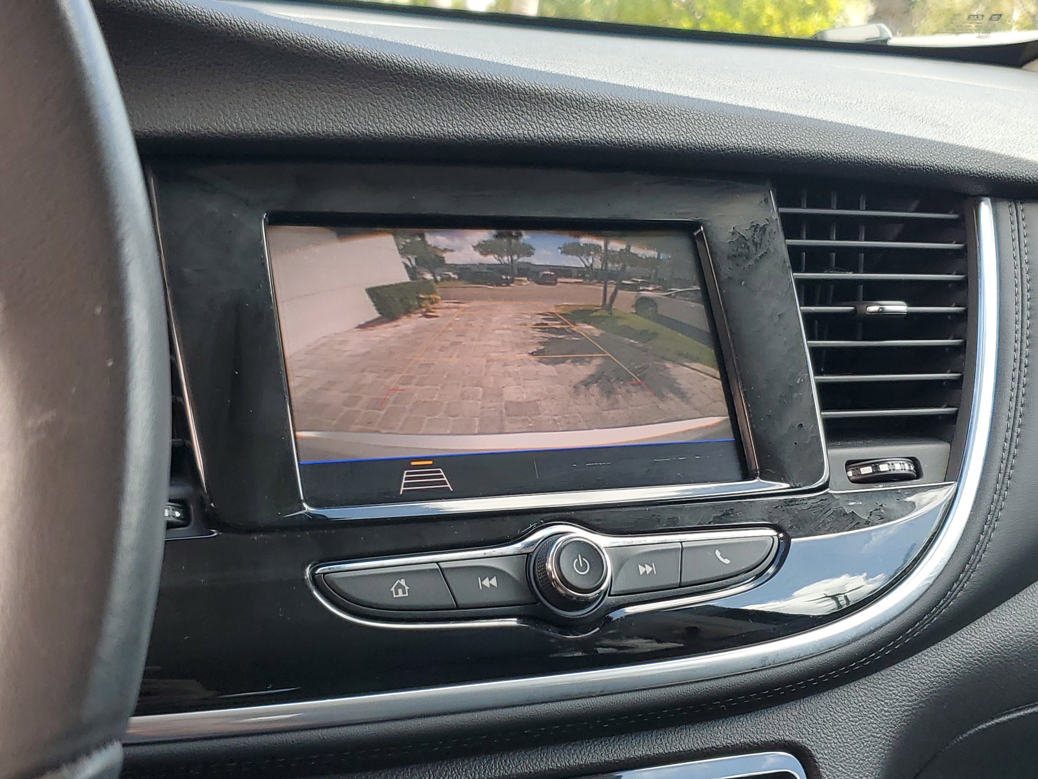 Used 2022 Buick Encore Preferred w/ Safety Package image 27