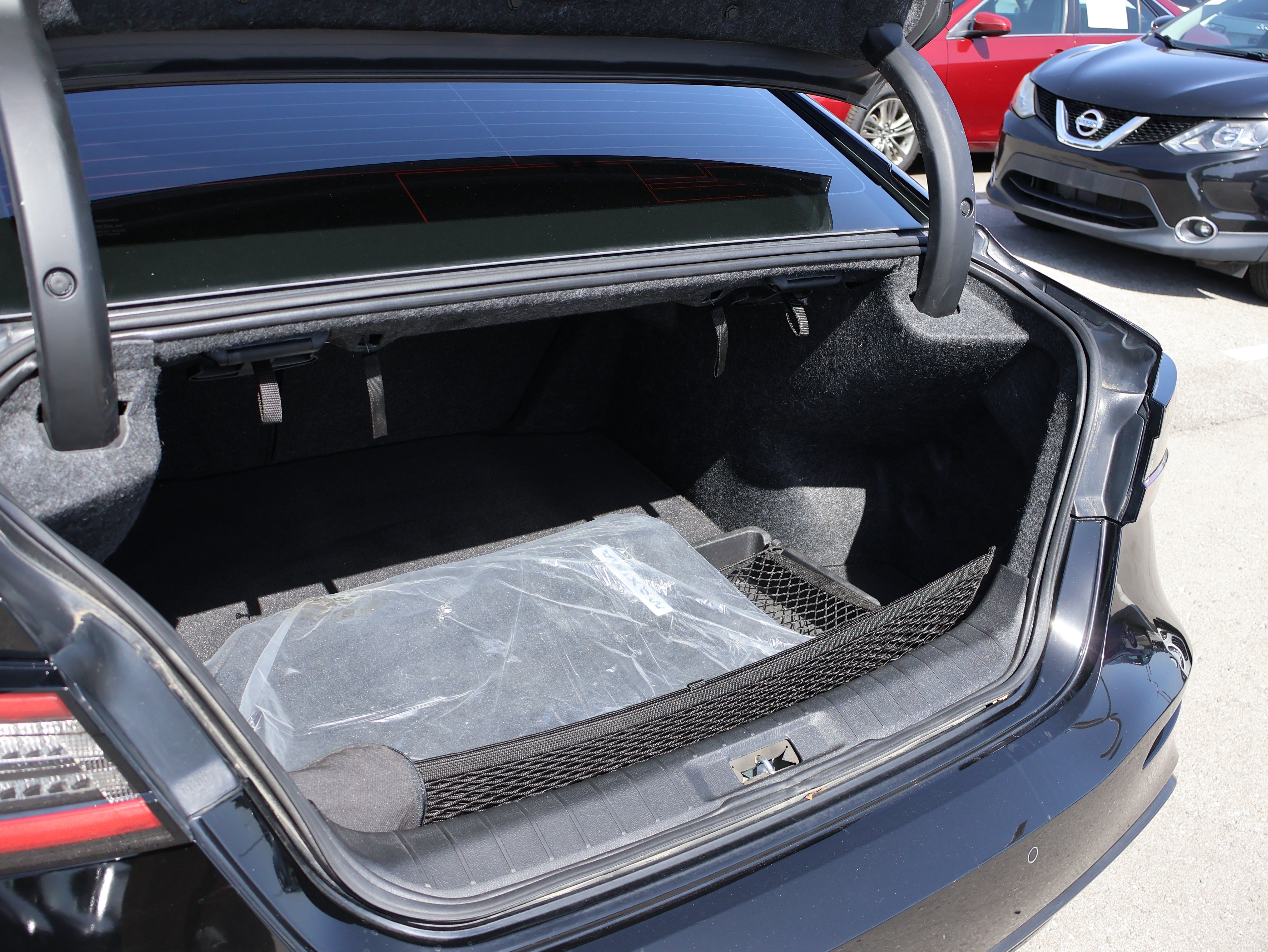Used 2022 Nissan Maxima SR w/ Sport Mat Group FWD image 18