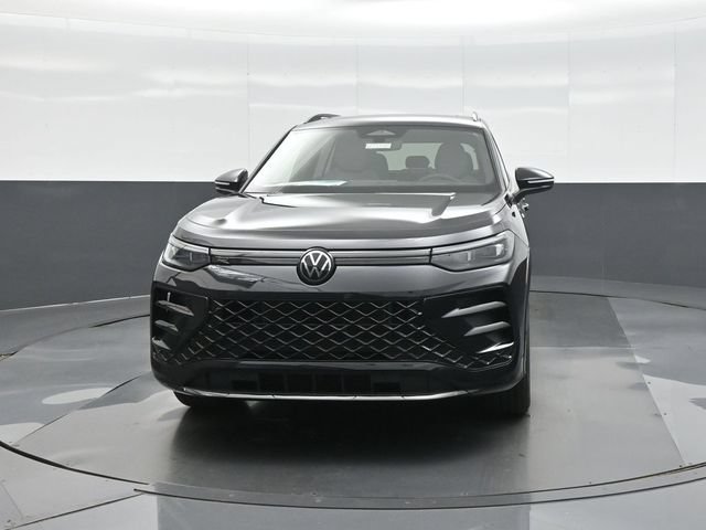 New 2026 Volkswagen Tiguan SE R-Line AWD/4WD image 2