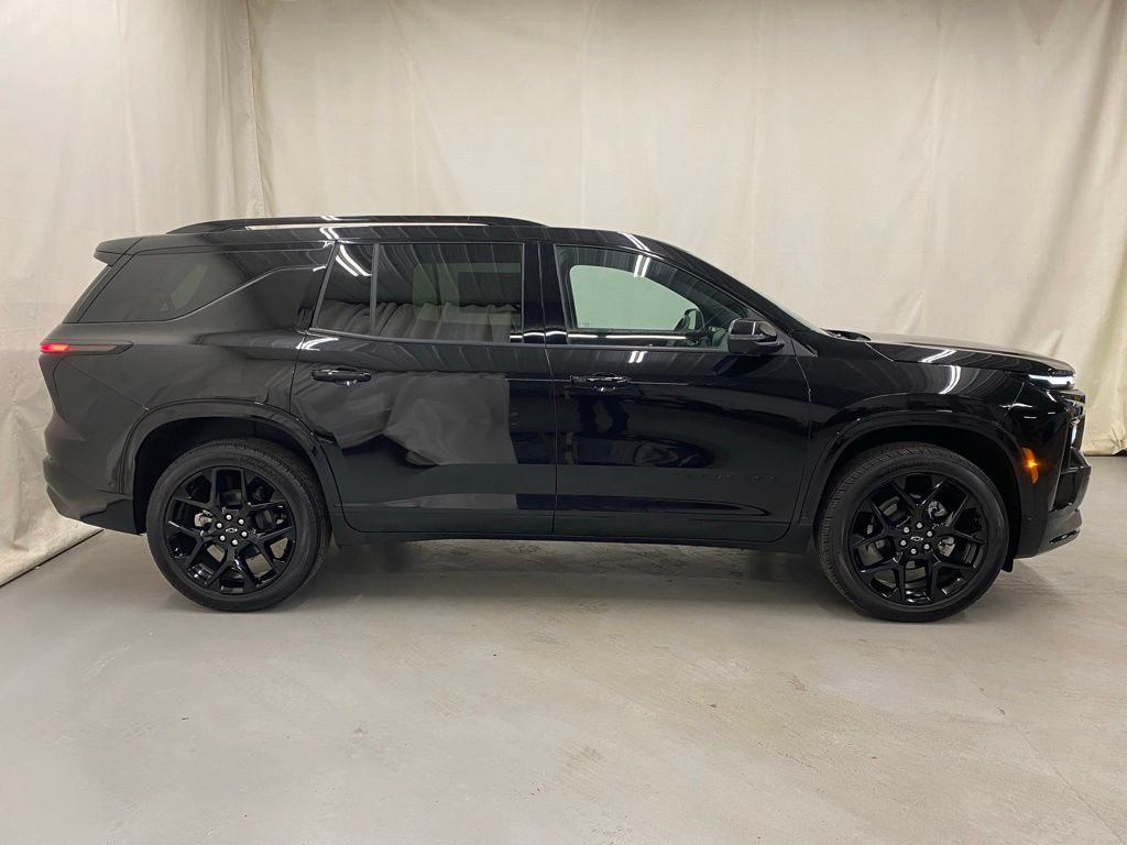 New 2026 Chevrolet Traverse RS w/ LPO, Floor Liner Package AWD/4WD image 9