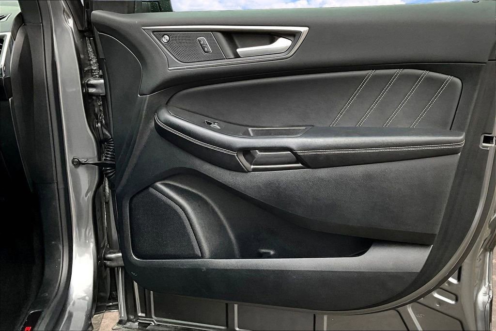 Used 2022 Ford Edge ST w/ Equipment Group 401A AWD/4WD image 30