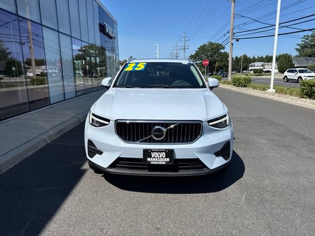 Certified 2025 Volvo XC40 B5 Core AWD/4WD image 7
