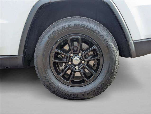 Used 2019 Jeep Grand Cherokee Laredo image 23