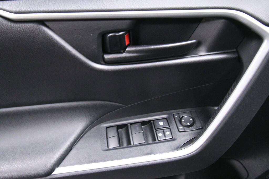 Certified 2023 Toyota RAV4 LE image 11