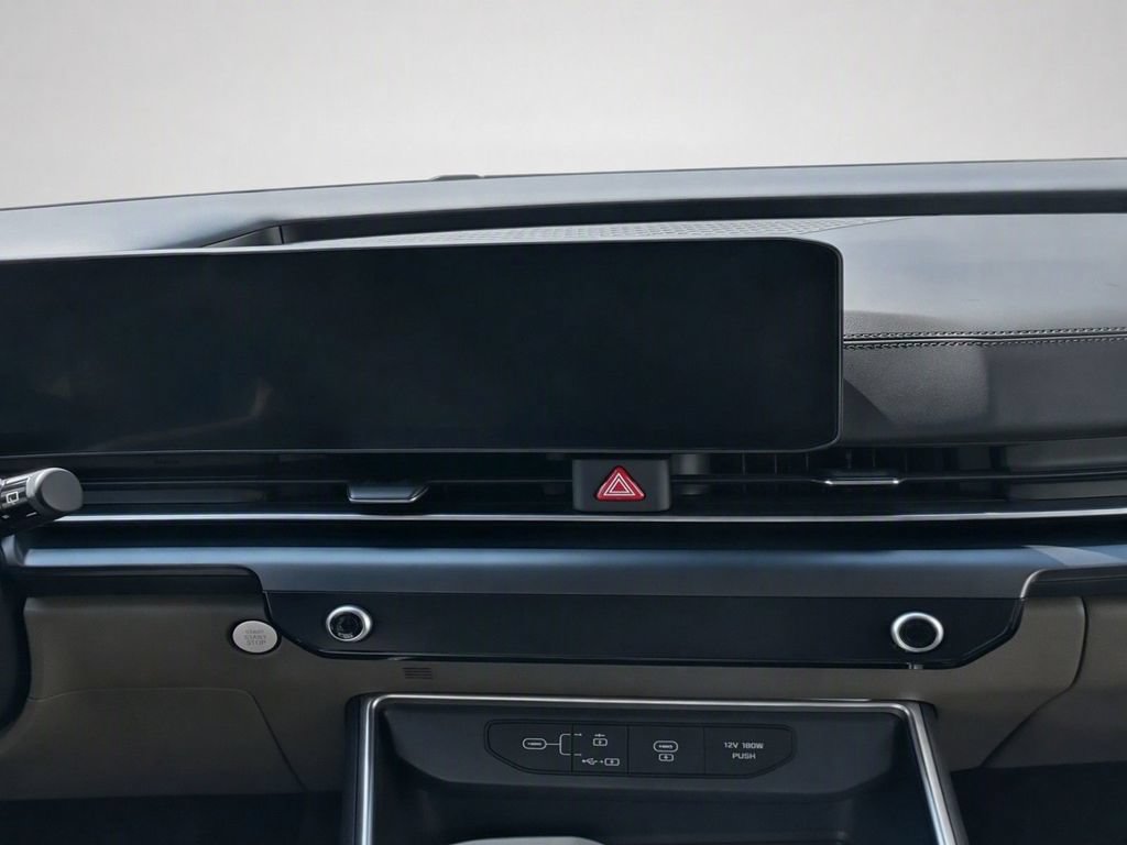Certified 2025 Kia Carnival FWD image 31