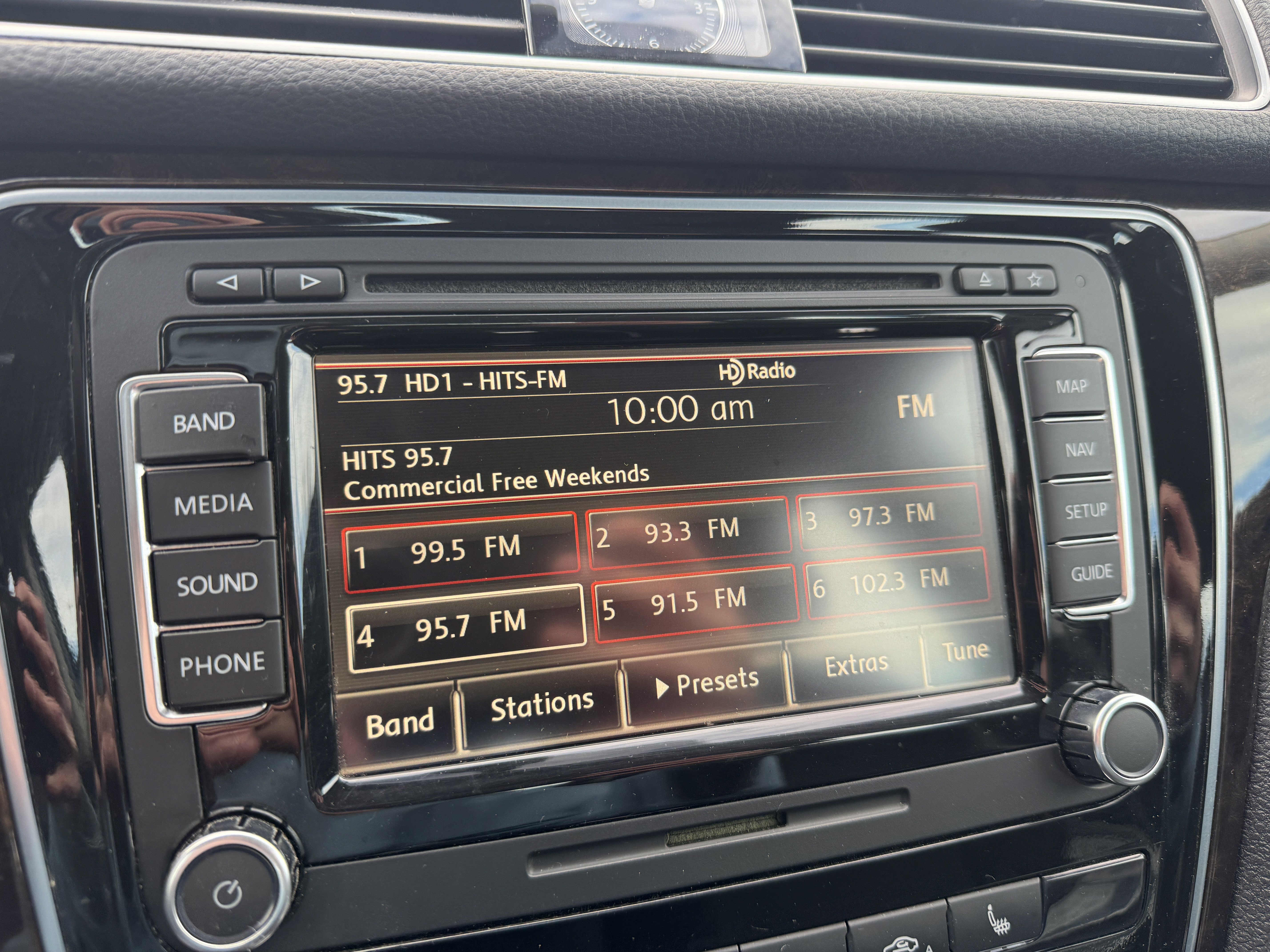 Used 2014 Volkswagen Passat TDI SEL Premium image 26