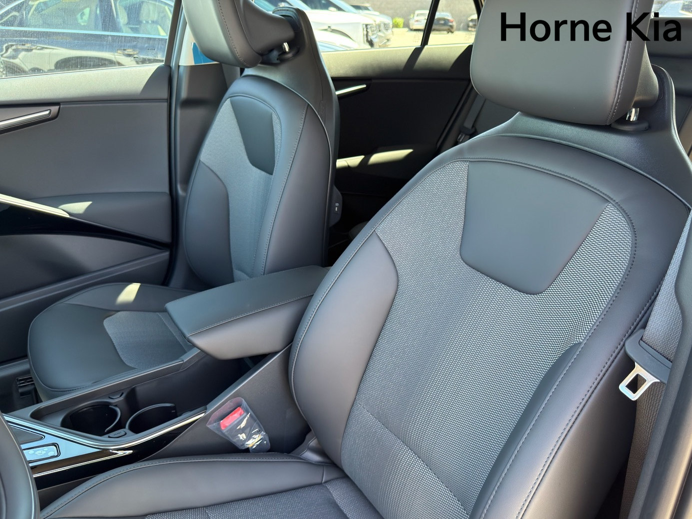 New 2026 Kia Niro EX FWD image 10