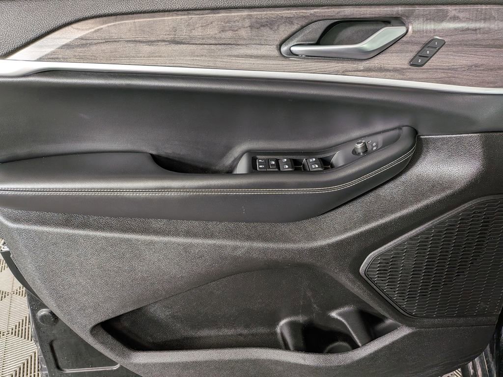 Certified 2023 Jeep Grand Cherokee Limited image 16