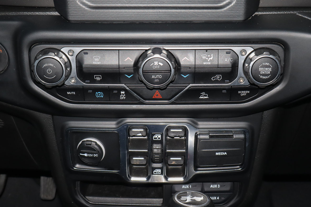 Used 2023 Jeep Wrangler Unlimited AWD/4WD image 24