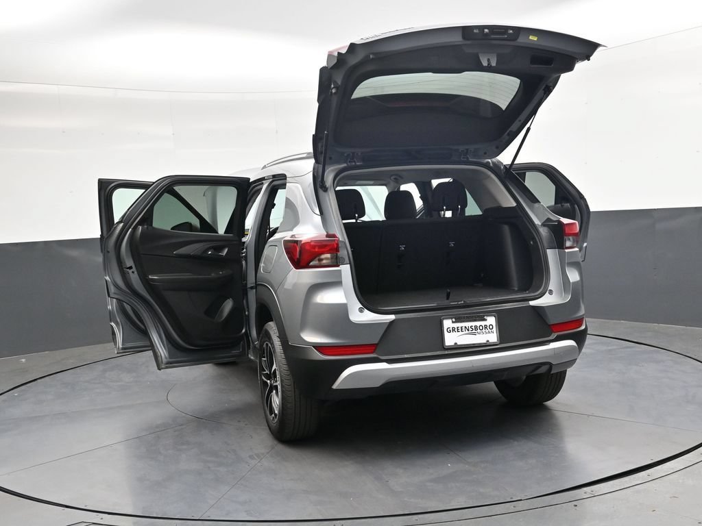 Used 2025 Chevrolet TrailBlazer LT AWD/4WD image 31