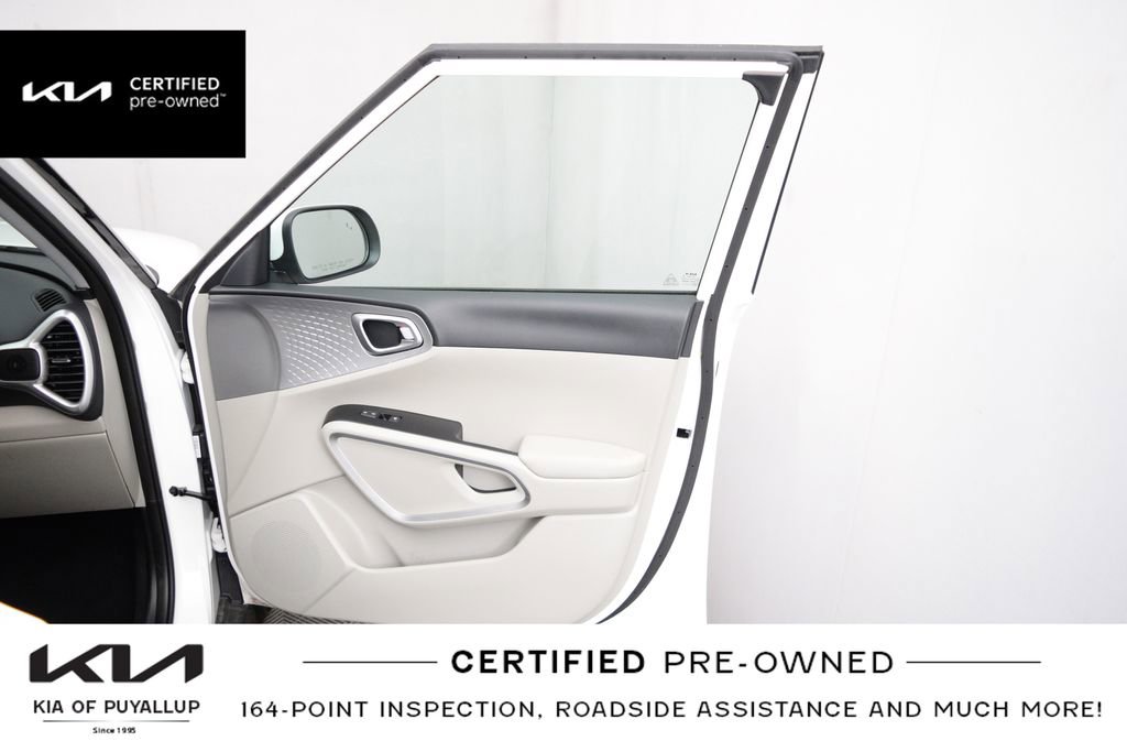 Certified 2025 Kia Soul LX FWD image 16