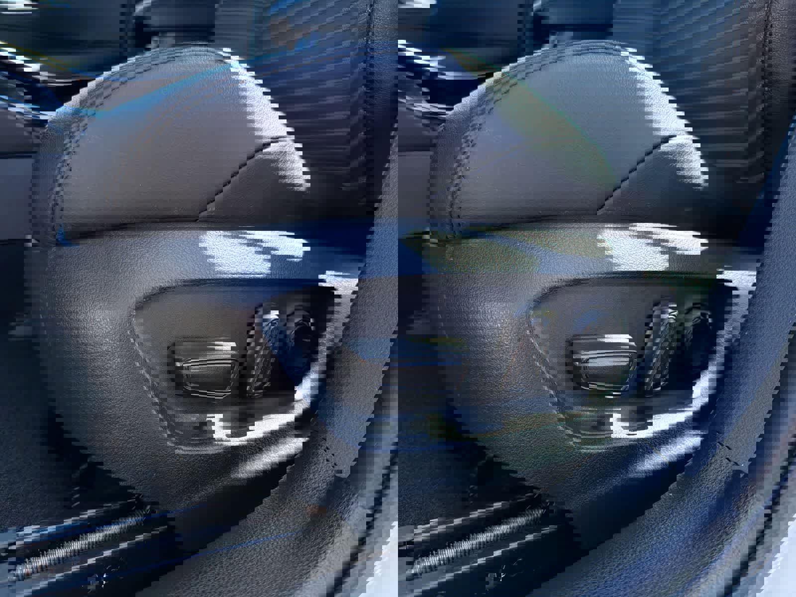 Used 2020 Toyota Corolla XSE image 18