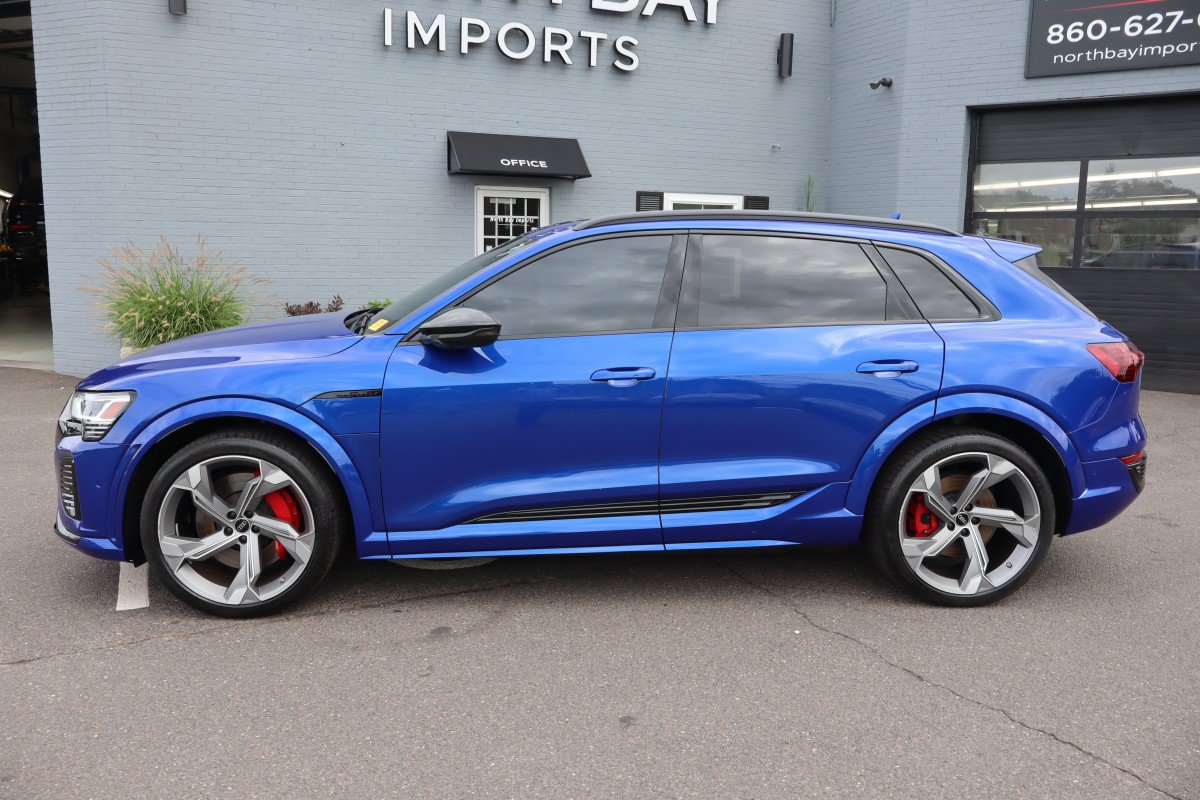 Used 2024 Audi SQ8 e-tron Premium Plus w/ Black Optic Package AWD/4WD image 9