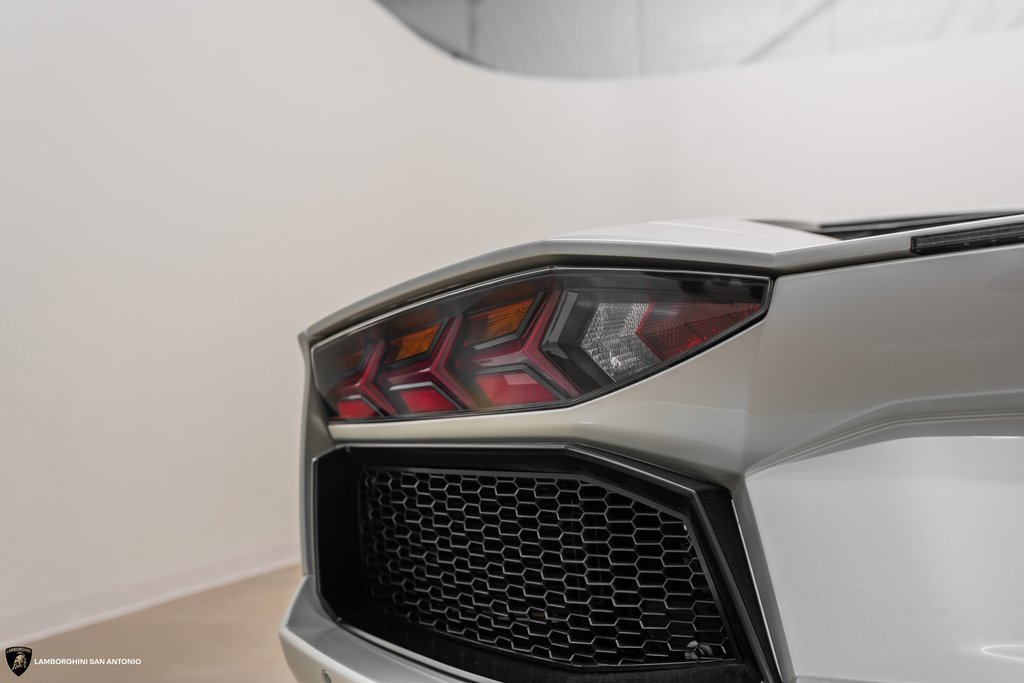 Used 2015 Lamborghini Aventador LP 700-4 image 26