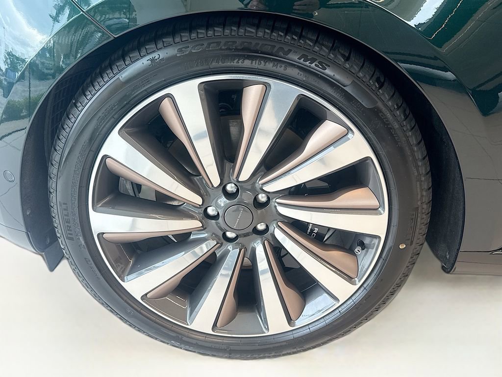 New 2026 Land Rover Range Rover SV image 28