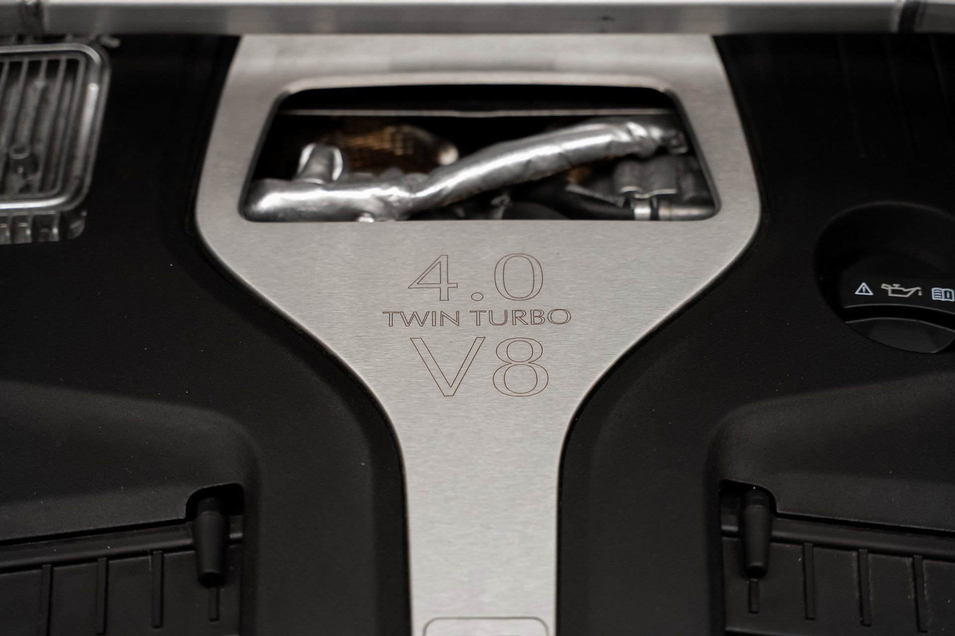 Used 2022 Aston Martin DBX image 77